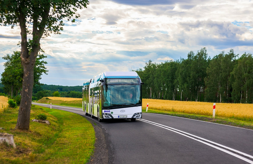 ZERO ISURPENEKO 80 AUTOBUS BAINO GEHIAGO HORNITZEKO KONTRATUAK ESLEITU DIZKIOTE SOLARISI ALEMANIAN ETA DANIMARKAN